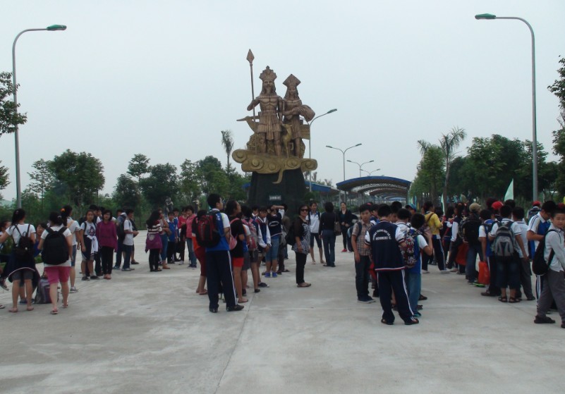 Gia ve vao khu du lich dao ngoc xanh phu tho